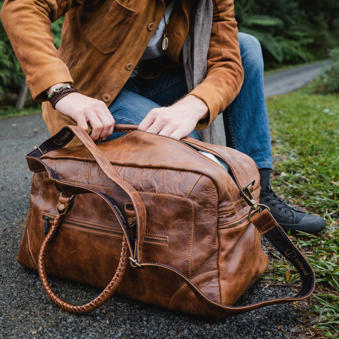 Classic Duffle mens leather travel bag