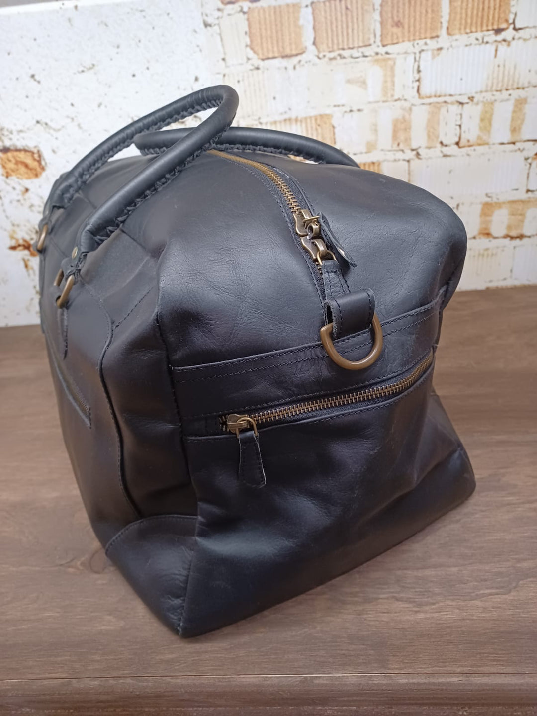 Buy Classic Duffle leather travel case 
