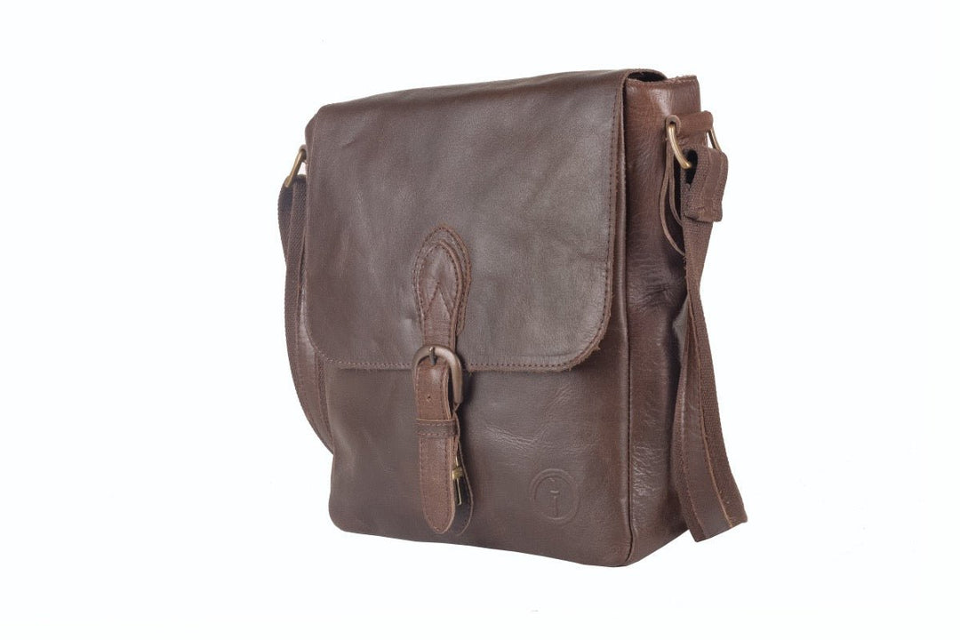 Nomad leather messenger bags for men